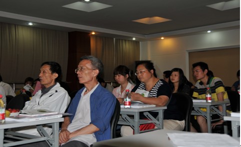 華中地區(qū)設(shè)計(jì)院電氣專家來我司考察